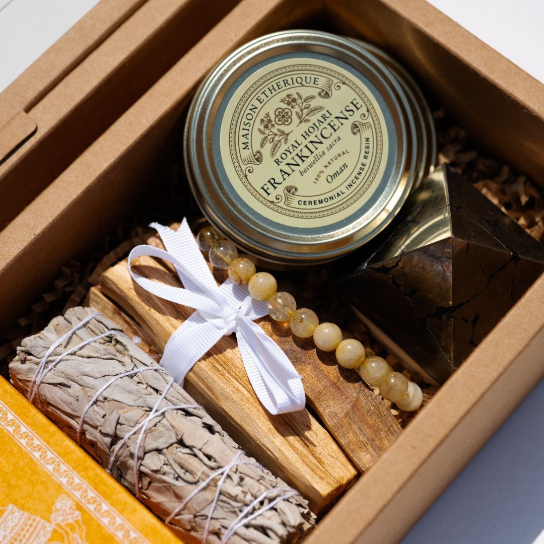 Palo santo, white sage, royal hojari frankincense