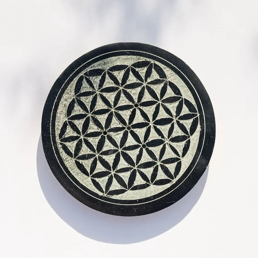 marble cigarette holder Ashtray or cigarette holder made of marble 5434687 Stock Photo at Vecteezy
